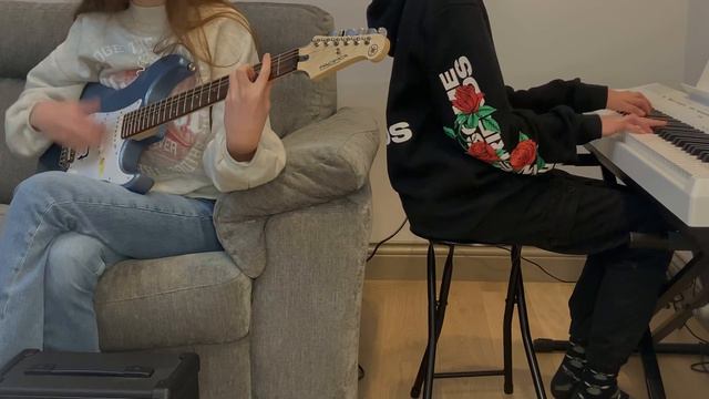 Freaks - Surf Curse // ( guitar + piano cover ) смотреть онлайн