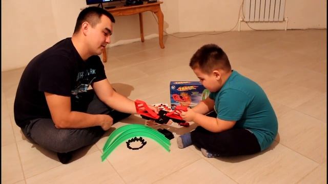 Собрали гоночную трассу Track Racing