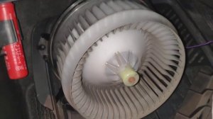 Honda Stream RN6~9 Моторчик печки, шум. №2