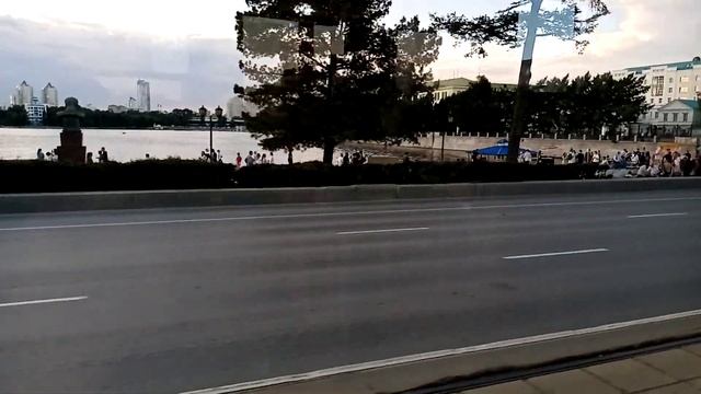 Вечерний Екатеринбург на трамвае смотреть онлайн