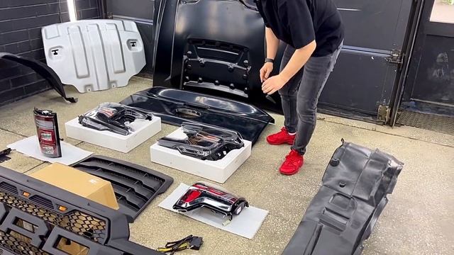 Обзор комплекта Ford Ranger into F-150 Raptor body kit. Что входит? смотреть онлайн