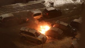 29.01.2015. Пожар, машина на парковке сгорела.