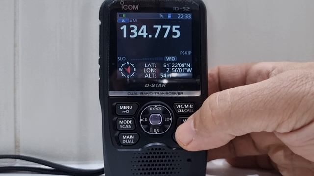 ICOM-ID-52 Airband 2 Meters 118mhz to 137 mhz- Bandscope смотреть онлайн