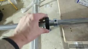 Монтаж секционных ворот  Алютех.