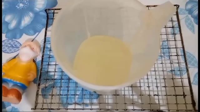 Add the yogurt cake ingredients to the blender to prepare the cake dough смотреть онлайн