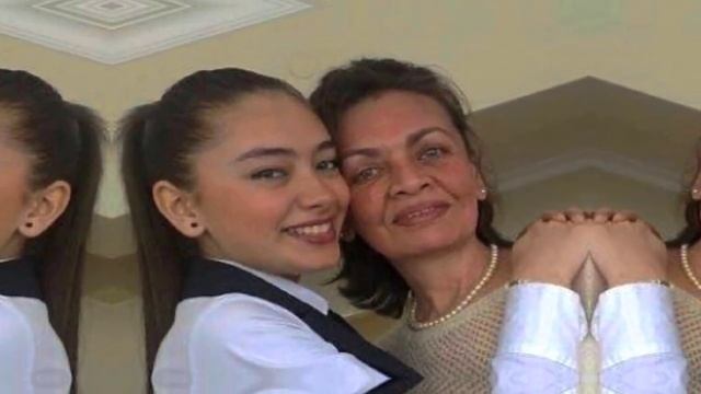 Топ 20. Турецкие актрисы мама и дочь.Небахат Чехре и Фахрийе Эвджен смотреть онлайн