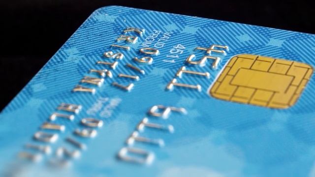 Почему нельзя резать пополам и выбрасывать старые кредитки? смотреть онлайн