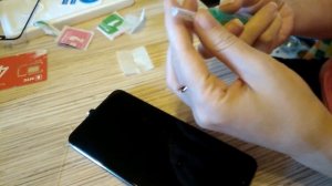 Убрать (скрыть) царапины с экрана, проверенным способом.