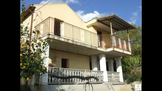 Дом в стиле рустик с участком и панорамным видом на море на юге смотреть онлайн