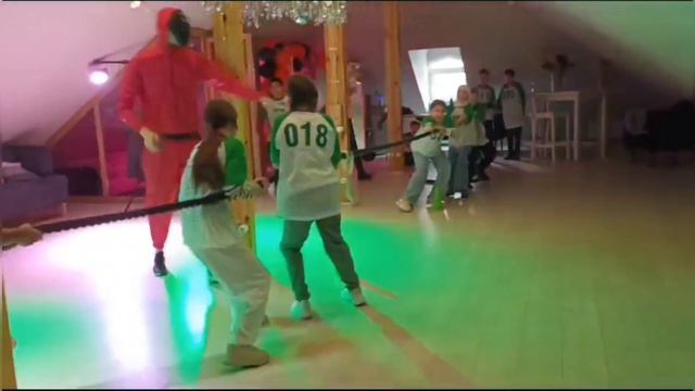 Квест Игра в кальмара для детей смотреть онлайн