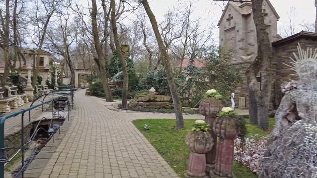 Старый парк - культурный центр в Кабардинке. Прогулка, обследуем парк вместе смотреть онлайн