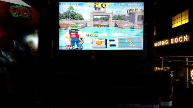 Arcade Sega Bass Fishing Video Game With Fishing Pole IN HAND! смотреть онлайн