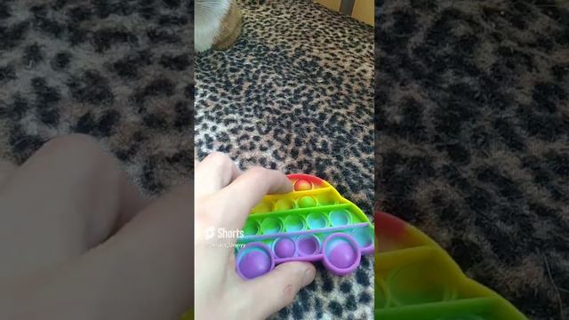 Поп ит – это антистресс игрушка для занятия рук #Shorts #forkids #детям #длядетей смотреть онлайн