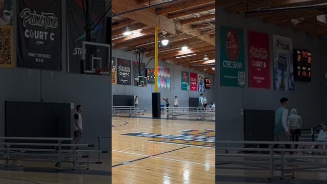 Sunday Buckets! A bunch of lay up cause that’s my game. #basketball #hoops #wirelesshoopers смотреть онлайн