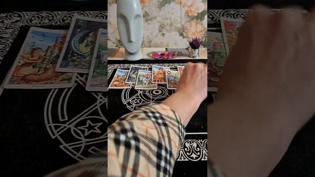 ДЕВА. 10 октября. #тароонлайнрасклады #таролюбовь #тарогороскопнасегодня #любовныйтреугольник смотреть онлайн