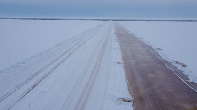 Ледовая переправа через р.Обь (пгт. Андра-п. Сергино) 05.02.2022 смотреть онлайн