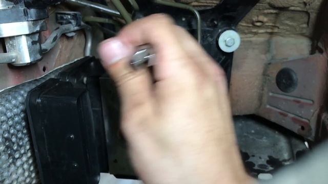 E60 BMW M5 ABS/DSC Pump Replacement DIY смотреть онлайн