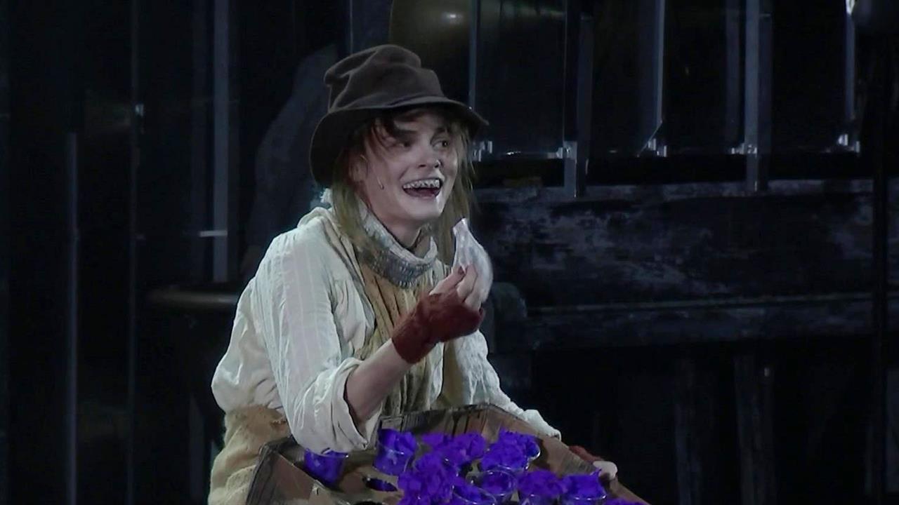 Нешуточные страсти и подростковый сленг - премьера спектакля 