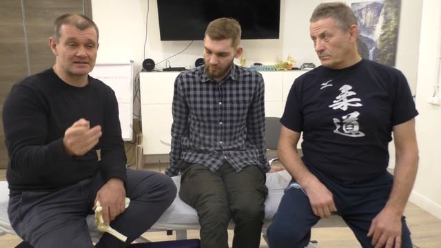 Здоровые плечи-Максим Михеев( АФР), вступление к серии роликов о профилактике заболеваний в спорте смотреть онлайн