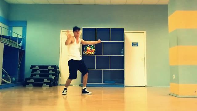 Tihon Dance . В процессе работы над треком смотреть онлайн