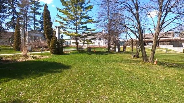 НЕОБЫКНОВЕННЫЙ ПАРК. Гилдвуд Инн в Торонто. Место, куда хочется вернуться. История парка в Торонто смотреть онлайн