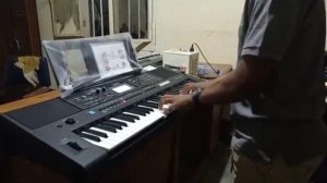 Yamaha PSR E473