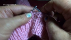 Шапка - шлем на девочку. Вязание спицами [Часть 1]