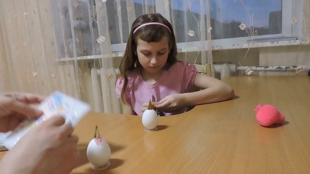? ЯЙЦА, ВОЛШЕБНЫЕ ЕДИНОРОЖКИ , ??ПАСХА ПОДЕЛКИ ИЗ ЯИЧНОЙ СКОРЛУПЫ , ?как поймать единорога???? смотреть онлайн