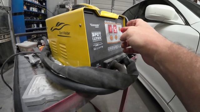 Damaged fender! how to repair it before body filler. смотреть онлайн