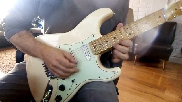 TESTING MY FENDER STRATOCASTER MADE IN JAPAN 1984 смотреть онлайн