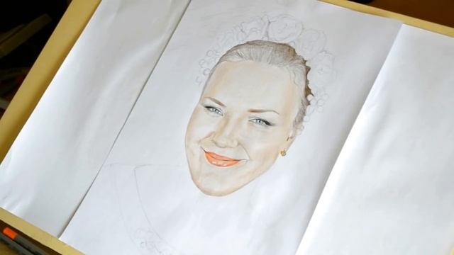 Рисуем портрет цветными карандашами. Как качественно наносить цвет в портрете? смотреть онлайн