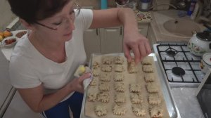 Домашнее видео. Декабрь 2023 года. Шпроты в конвертах и овсяное печенье