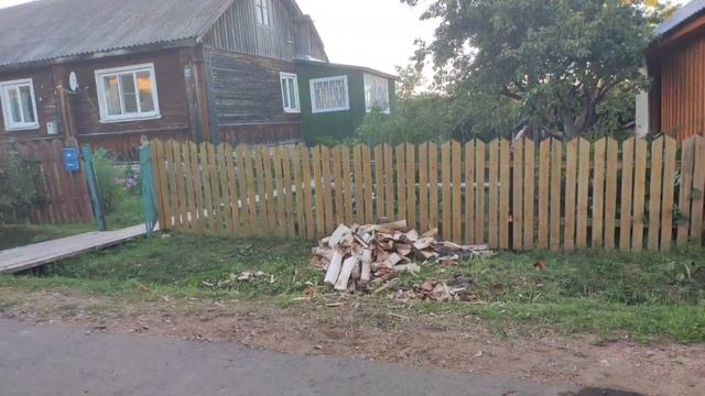 Укладываем дрова, помогаем бабушке и дедушке. смотреть онлайн