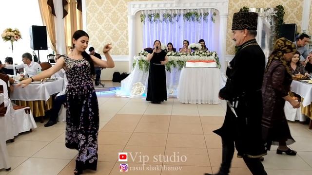 75 летний мужик взорвал танец ?? Как легко танцует ?? #свадьба #танец #музыка #лезгинка смотреть онлайн