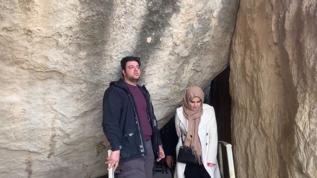 Visit to historical places in Azerbaijan | Qobustan, Mud volcanoes, Atashgah Fire Temple смотреть онлайн