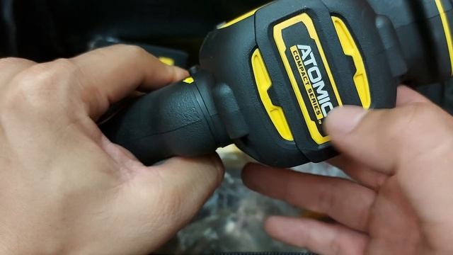 Cưa Kiếm Dewalt DCS369B, Pin 2Ah 650k, Sạc 500k, Giỏ Sách 300k Lh 0888840578