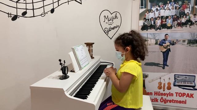 Up The Hill - Irmak ÖZTUTAN 🎹🎸🎹 #KADİRLİPİYANODERSİ смотреть онлайн