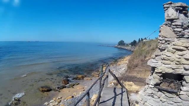 Затопленная баржа и причал. Печь на берегу моря. Возле г. Южный. смотреть онлайн