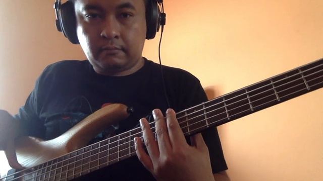 Cort B5 Bass Aktif смотреть онлайн