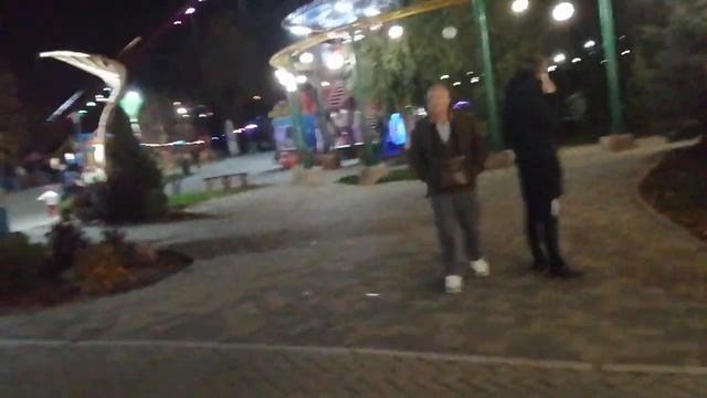 Москва. 08.10.22 Парк аттракционов "Сказка"вечерний и колесо обозрения) смотреть онлайн