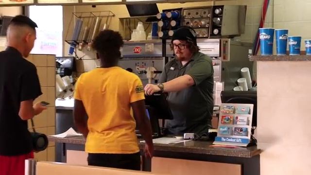 RAPPING MY ORDER AT FAST FOOD RESTAURANTS!! смотреть онлайн