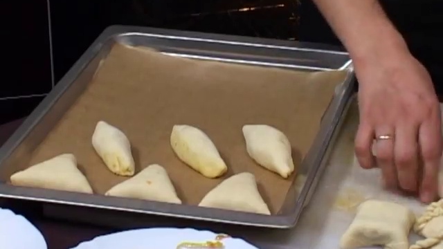 Как выкладывать пирожки пирожки на противень, чтобы подошли смотреть онлайн