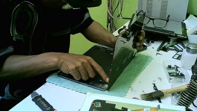 Replacemen LCD iPad Air 5 A2588 2020 смотреть онлайн