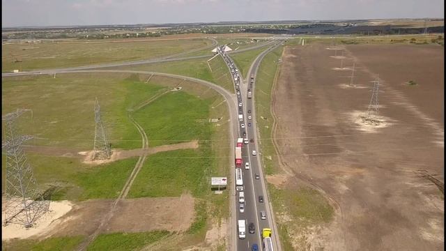 Крым 2020 ОГРОМНАЯ пробка на трассе ТАВРИДА на подъезде к СИМФЕРОПОЛЮ.Таймлапс на шоссе смотреть онлайн