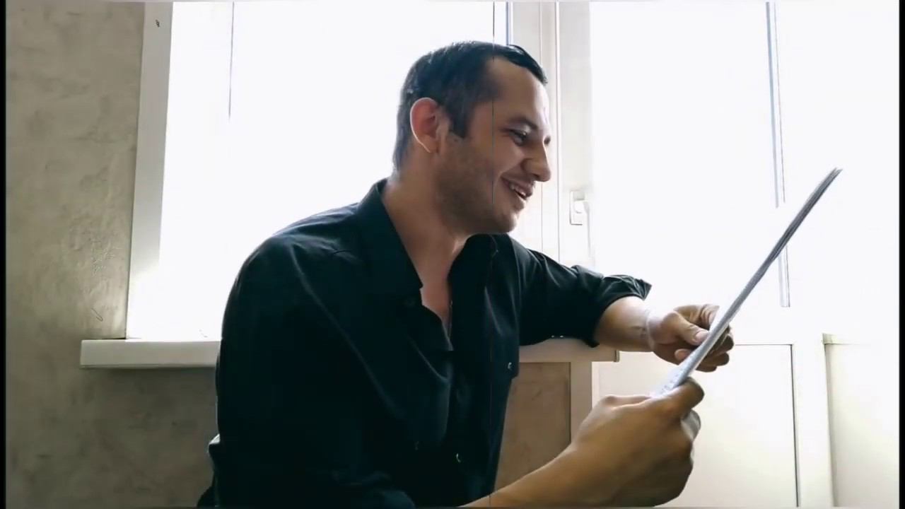 "Жена мужа в Париж провожала" читает Александр Хитров смотреть онлайн