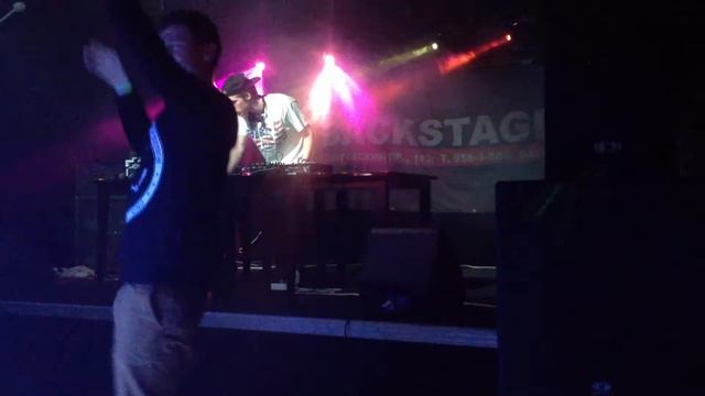 Dela beat live TRAP on AKAI MPC. BACKSTAGE club 07.02.2014 part 2 смотреть онлайн