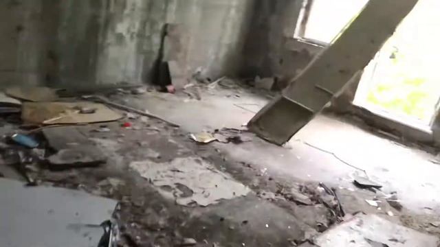 Поездка вдоль реки Нудоль. Побывали на заброшенной военной части смотреть онлайн