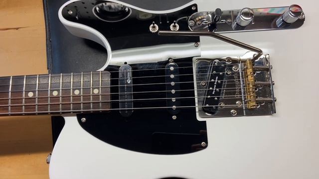 2021 Fender MIYAVI Signature Telecaster Arctic White смотреть онлайн