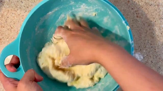 САМЫЙ ПРОСТОЙ РЕЦЕПТ ТВОРОЖНЫХ ШАРИКОВ///СҮЗБЕ ШАРЛАРЫ смотреть онлайн