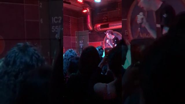 Найтивыход - Не запирайся в рубашку в клетку смотреть онлайн